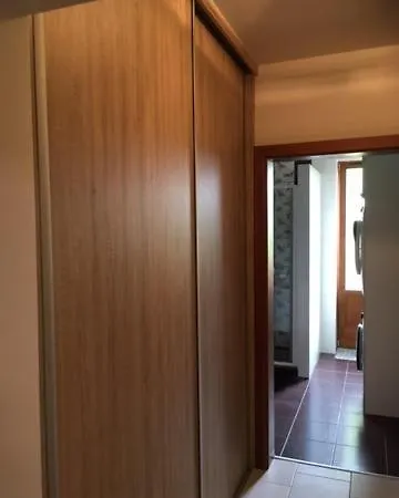 Thaly 5 Apartamento *