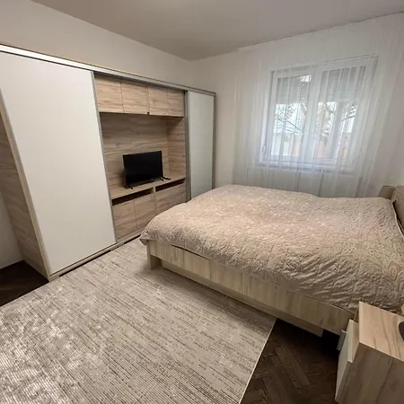 Thaly 5 Apartament